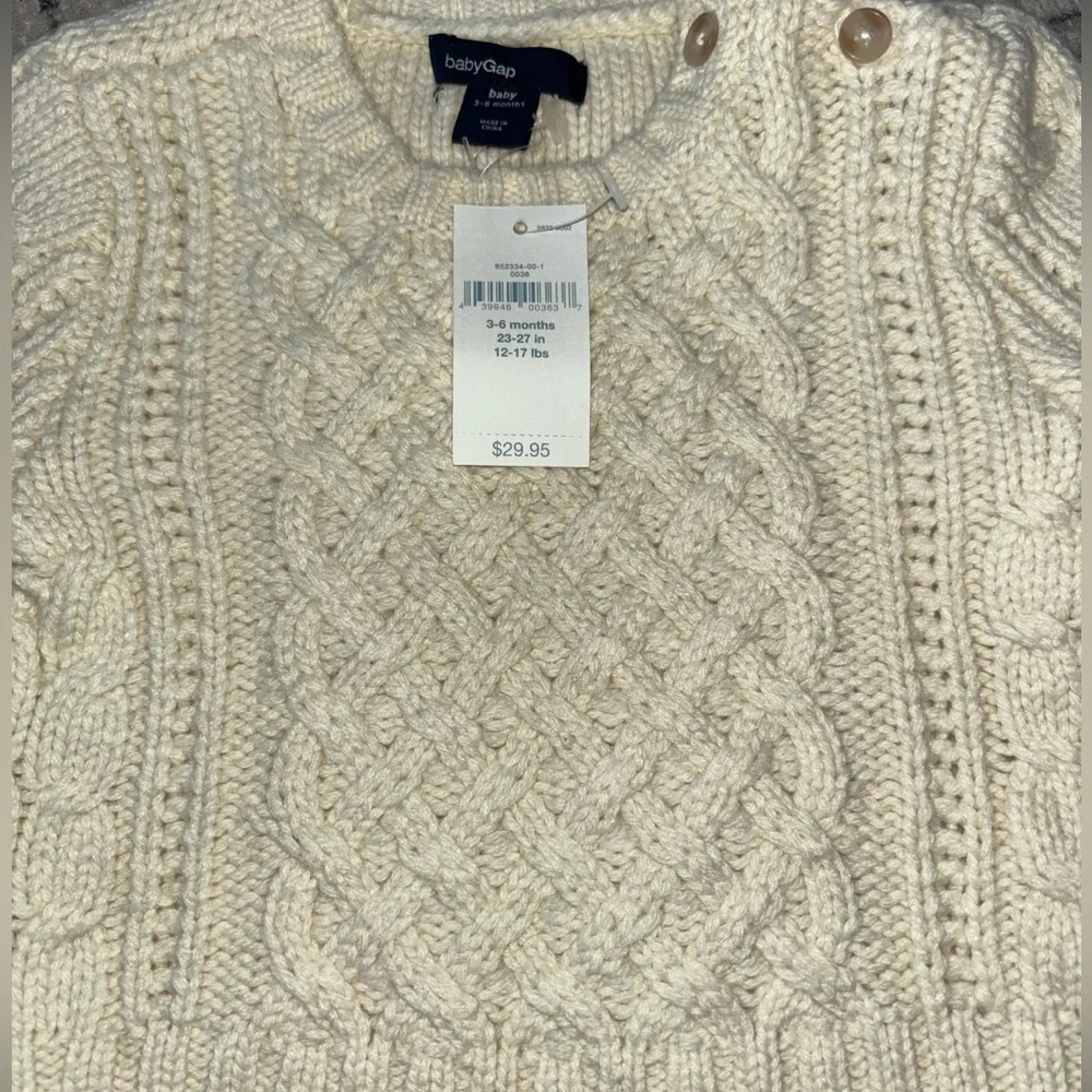 Baby GAP Cable Knit button Shoulder Ivory Sweater 3-6 months